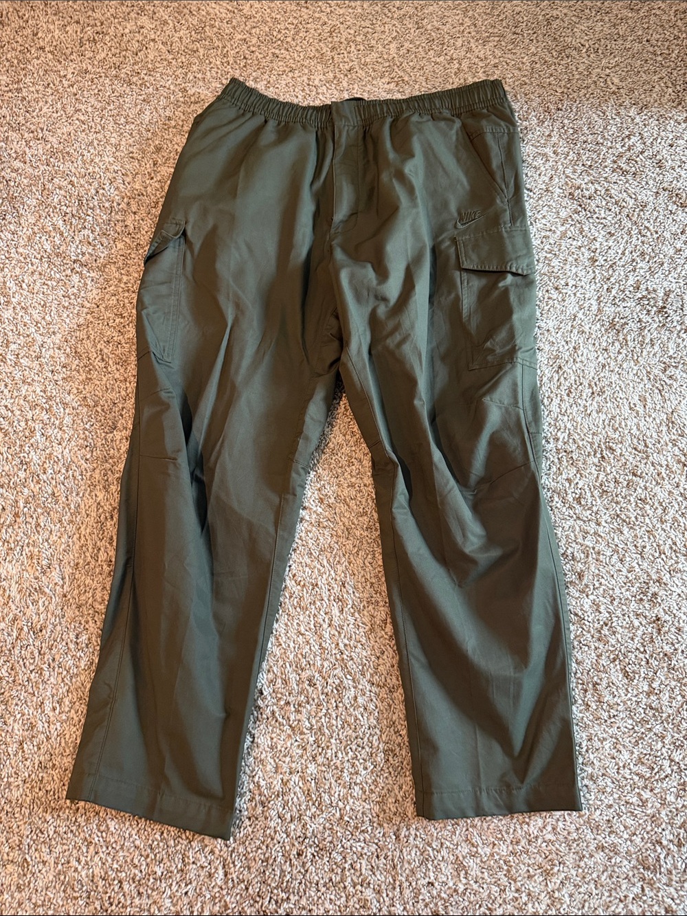 Nike Men’s Olive Green Cargo Pants with Elastic Waistband